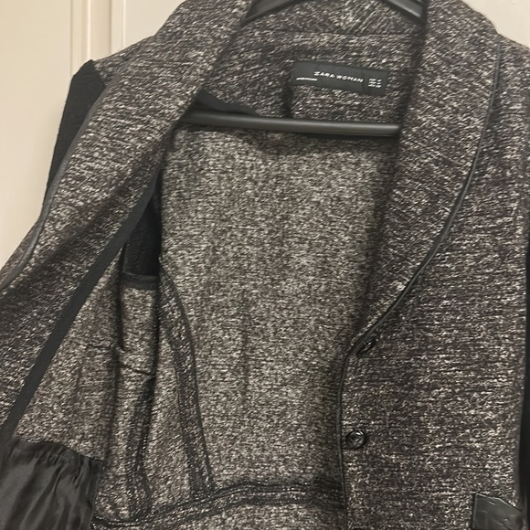Zara Woolen & faux leather short, warm jacket with beautiful buttons! Size M! - Picture 7 of 9